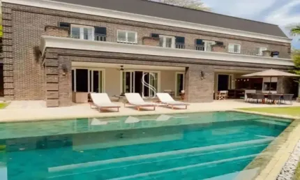 Casa na cidade jardim de 1.186m² com 5 suítes, 7 banheiros e 7 vagas de garagem a venda