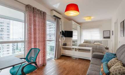 Condomínio Contemporâneo na Vila Mariana, Studio Mobiliado de 45m² com 1 vaga.