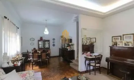 Sobrado Residencial de 220m² com 4 dormr/2 suítes, jardim, 4 vagas na Vila Mariana - São Paulo.