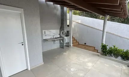 Casa assobradada , com 3 dormitórios sendo suites com varanda , 2 vagas á venda no bairro bela vista