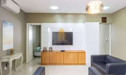 BRÁS - CASA DE 320M² COM 4 QUARTOS, SUÍTE, SALA, 5 BANHEIROS E 4 VAGAS.