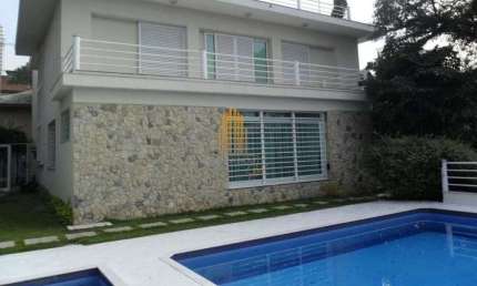 Casa Sobrado à venda no Pacaembú de 740m² com 4 dormitórios sendo 3 suítes e 9 vagas de garagem Casa