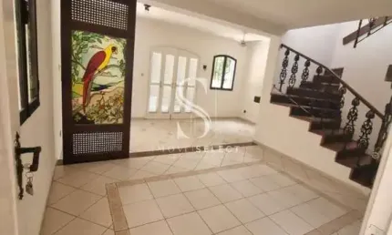 Casa de condomínio com 134m², 3 dormitórios, 1 suíte e 3 vagas de garagem Casa de condomínio no Jard
