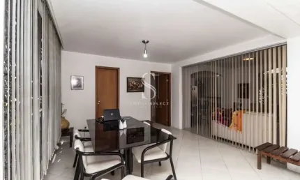 Campo belo - casa de 220m² com 4 quartos, suíte, sala, 3 banheiros e 4 vagas.