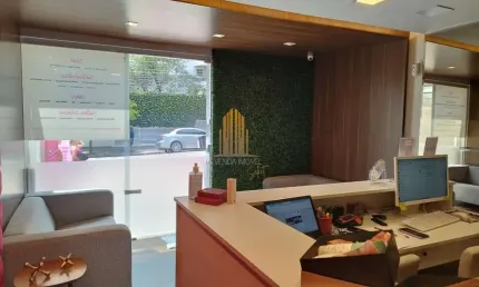 Sobrado Comercial de 100m² com edícula, varias salas, recepção, 1 vaga, em Indianópolis - São Paulo.