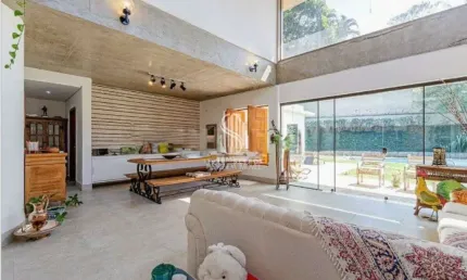 ALTO DE PINHEIROS - CASA SOBRADO DE 471M² COM 4 DORMITORIOS, 4 SUITES E 8 VAGAS.