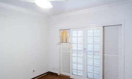 SOBRADO DE 450M² COM 6 DORMITÓRIOS SENDO 2 SUÍTES, 1 SALA E 3 VAGAS, À VENDA NA REGIÃO DO JABAQUARA.
