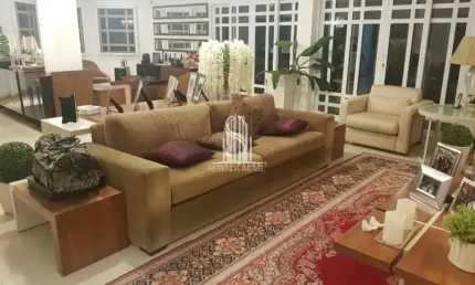 Casa de condomínio de 1.100m², possui 5 dormitórios (5 suítes), 2 salas e 4 vagas à venda no morumbi