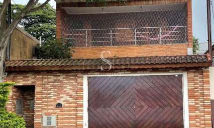 Casa Sobrado de 250M2 4 Dormitorios 4 Suites 2 Vagas de garagem  5 Banheiros 2 Salas Ipiranga Ótima