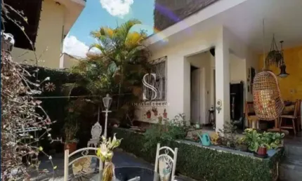 Perdizes - Casa Residencial de 254m² com 5 dormitórios, 3 suítes, edícula e 3 vagas.