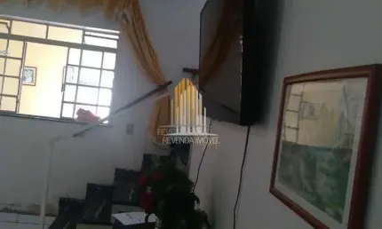 CASA DE VILA COM 2 DORMITORIOS, 1 BANHEIRO, 2 SALA, 2 VAGAS DE GARAGEM, NO CAMPO BELO EM SÃO PAULO.