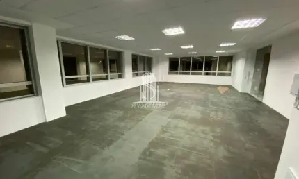 SENNA MADUREIRA, CONJUNTO COMERCIAL COM 120M², 2 BANHEIROS, 3 VAGAS, NA REGIÃO DA VILA CLEMENTINO.