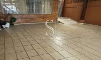 CASA ASSOBRADADA EM VILA MARIANA DE 200m² COM 4 QUARTOS , 4 SUITES, 5 BANHEIROS E 2 VAGAS Á VENDA