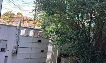 Butantã, Casa Residencial de 200m² com 3 suítes, 2 vagas.