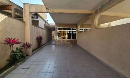 ALTO DO IPIRANGA - CASA ASSOBRADADA DE 178m² COM 3 QUARTOS, 1 SUITE E 2 VAGAS Á VENDA