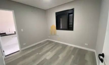 Sobrado de 130m² com 3 suítes, 2 vagas no jardim caravelas.