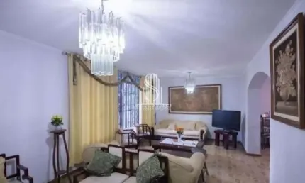 CASA RESIDENCIAL DE 390M², COM 3 DORMITÓRIOS SENDO 1 SUÍTE, 3 SALAS E 3 VAGAS À VENDA NA REGIÃO LAPA