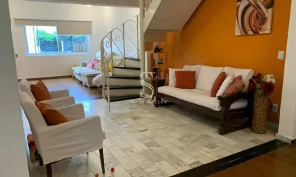 SOBRADO DE 262M² COM QUATRO DORMITÓRIOS (UMA SUÍTE) À VENDA NA REGIÃO DA ÁGUA BRANCA.