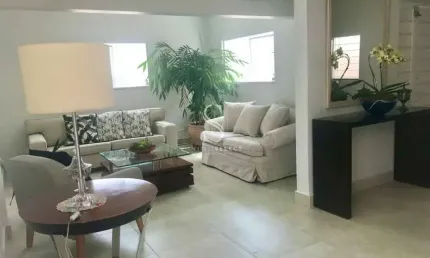 CASA COMERCIAL DE 300m2 ,7 SALAS 2 BANHEIROS , 5 VAGAS Á VENDA EM CAMPO BELO CASA COMERCIAL DE 300m2
