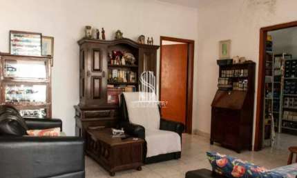 CASA TÉREEA DE 225M², POSSUI 2 DORMITÓRIOS, 1 SALA, 2 BANHEIROS E 4 VAGAS À VENDA NA REGIÃO DA LAPA.