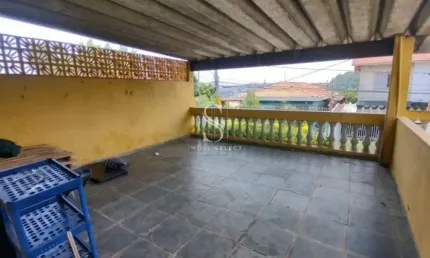 CASA À VENDA DE 80M² COM 2 QUARTOS, 2 BANHEIROS E UMA VAGA EM VILA PIRAJUSSARA.