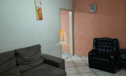 CASA RESIDENCIAL DE 200M²  POSSUI TRÊS DORMITÓRIOS (UMA SUÍTE) E DUAS VAGAS Á VENDA NO CAPÃO REDONDO
