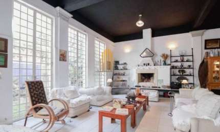 LINDA CASA DE 335M² COM 3 SUÍTES, 6 BANHEIROS, VARANDA E 2 VAGAS LOCALIZADA EM VILA BUTANTÃ.