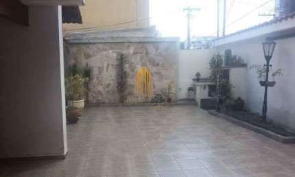 Casa Assobradada com 465m². 04 Dormitórios,  03 Banheiros e  06 Vagas.  No bairro -  Jabaquara, SP.