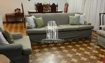 Linda casa em perdizes de duzentos e vinte e cinco m2 4 dormitórios 3 banheiros, 3 vagas de garagem.