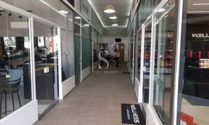 MOEMA, GALERIA DE 300m² COM 8 LOJAS, 3 BANHEIROS E 4 VAGAS Á VENDA