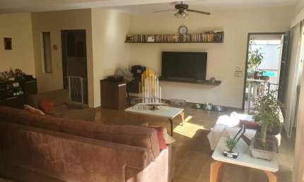 Sumarezinho- Sobrado com 319m² 3 dormitórios, 1 suíte, 5 banheiros e 4 vagas de garagem.