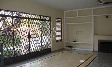 Jardim das Bandeiras - Casa Assobradada com 380m2 três dormitórios uma suíte, 3 banheiros e 2 vagas.