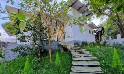 Butantã - Casa Térrea de 182m² com 3 dormitórios, 2 suítes e 4 vagas.