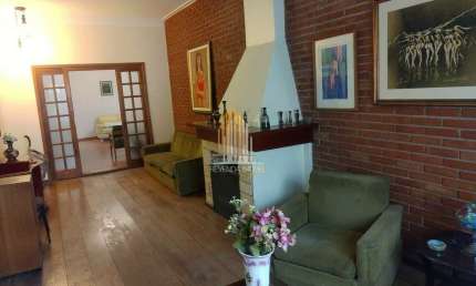 MOEMA - SOBRADO DE 400M² POSSUI 4 DORMITÓRIOS SENDO 2 SUÍTES, 2 SALAS E 2 VAGAS.