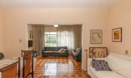 CAMPO BELO - SOBRADO COM 172M², POSSUI 3 DORMITÓRIOS, 2 SALAS, 2 BANHEIROS E 2 VAGAS.