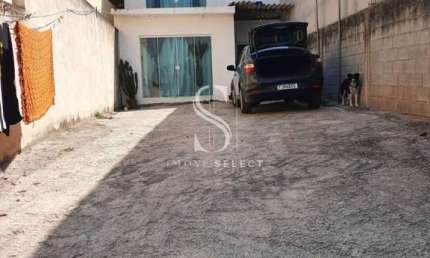 Interlagos - Casa Assobradada de 169m² com 1 quarto, 1 uma suite e com vaga para 6 carros.