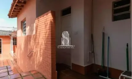 INDIANÓPOLIS - Sobrado 200m² com 3 Quartos e 4 banheiros.