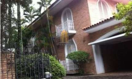 ALTO DE PINHEIROS - CASA de 400m² com 4 dormitorios, 2 suites, 6 banheiros, e 5 vagas.