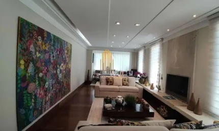 Morumbi - Casa Assobradada de 210m² com 3 dormitorios, 3 suites e 3 vagas.