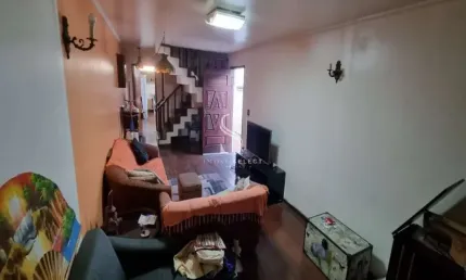 IPIRANGA - CASA ASSOBRADADA DE 163m² COM 3 QUARTOS, 3 SUITES  E 2 VAGAS Á VENDA