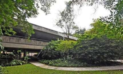 CIDADE JARDIM - CASA TERREA DE 976M² DE AREA UTIL EM UM TERRENO DE 3.100M².