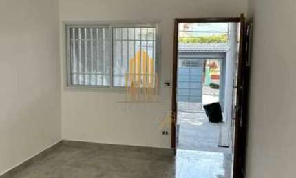 CAMPO GRANDE - CASA ASSOBRADADA DE 141m² COM 3 QUARTOS , 1 SUITE E 2 VAGAS Á VENDA
