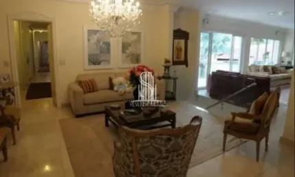 SOBRADO RESIDENCIAL DE 937M², POSSUI 5 DORM (5 SUÍTES), 3 SALAS, E 6 VAGAS, À VENDA EM CAMPO GRANDE.