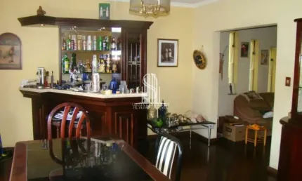 Sobrado residencial de 260m² possui 4 dorm sendo 1 suíte, 1 sala e 2 vagas à venda na região cursino