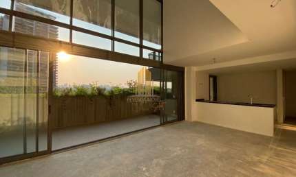 Condomínio Parque Global em Real Parque - Apartamento Duplex de 325m² com 4 suítes e 5 vagas.