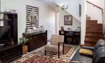 VILA VERMELHA, CASA RESIDENCIAL DE 160M² COM 3 DORMITORIOS, 4 BANHEIROS E 2 VAGAS DE GARAGEM.