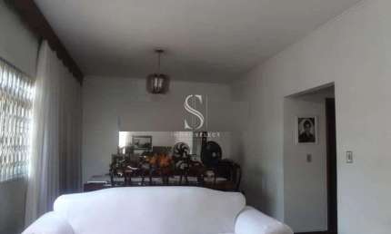 Saude - Casa de 250m² com 3 dormitórios, 1 suíte e 4 vagas.