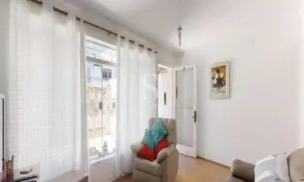 BARRA FUNDA - CASA ASSOBRADADA DE 160m² COM 3 DORMITÓRIOS, 2 BANHEIROS E 2 VAGAS.