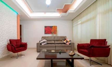 SACOMÃ - CASA ASSOBRADADA DE 160m² COM 3 QUARTOS , 3 SUITES E 2 VAGAS Á VENDA