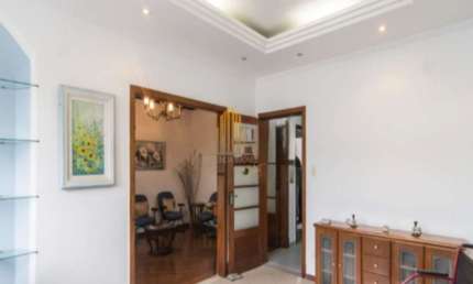 CASA ASSOBRADADA EM VILA ROMANA DE 400m² COM 4 DORMITÓRIOS , 5 BANHEIROS E 3 VAGAS Á VENDA